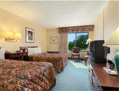 Days Inn Maplewood Hotel And Conference Center Hoffmans Corner Room photo